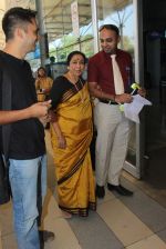 Asha Bhosle snapped at the airport on 26th Jan 2016